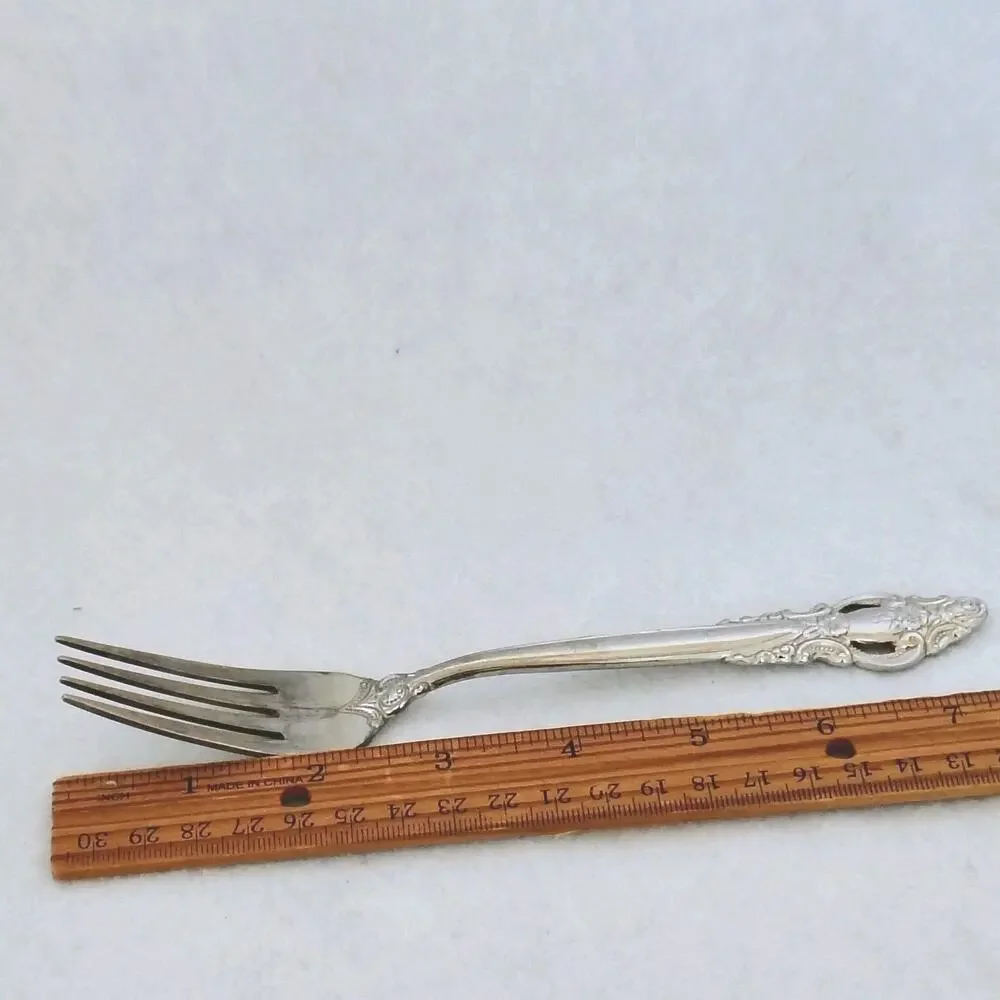 (1) International 1981 EMPRESS Silver Plate Dinner Forks Flatware Replacement